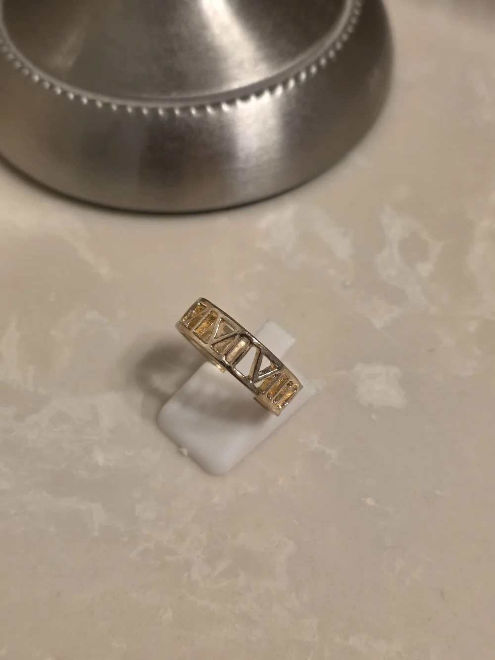Men's Gold Roman Numeral Open Band Ring Size 8